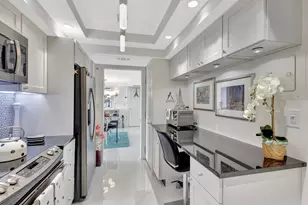 2000 Presidential Way, West Palm Beach, FL 33401 - Photo 12