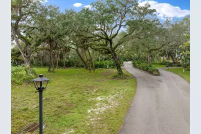 2545 Riverview Court, Vero Beach, FL 32963 - Photo 2