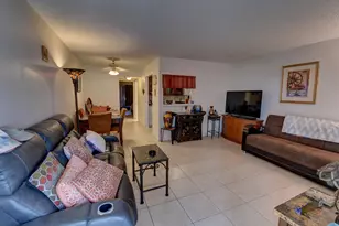 383 Markham R, Deerfield Beach, FL 33442 - Photo 2