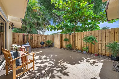 226 Lake Arbor Drive, Palm Springs, FL 33461 - Photo 4