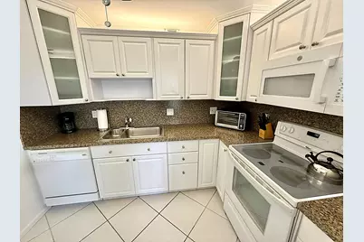 3087 Oakridge U, Deerfield Beach, FL 33442 - Photo 4