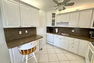 3087 Oakridge U, Deerfield Beach, FL 33442 - Photo 2