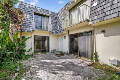 306 Lake Arbor Drive, Palm Springs, FL 33461 - Photo 2