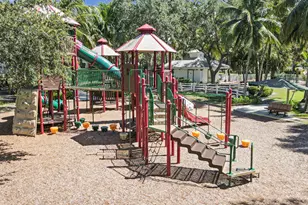 4 Garden St, Tequesta, FL 33469 - Photo 28