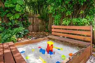 303 Lang Rd, Cloud Lake, FL 33406 - Photo 4