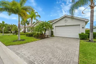 11081 SW Carriage Hill Ln, Port Saint Lucie, FL 34987 - Photo 4