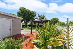 480 SW Lakehurst Dr, Port Saint Lucie, FL 34983 - Photo 14