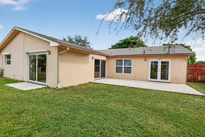1273 SW 25th Avenue, Deerfield Beach, FL 33442 - Photo 38