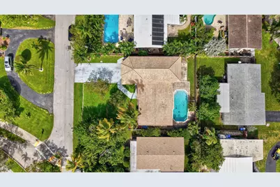 1300 NE 26th Avenue NE, Pompano Beach, FL 33062 - Photo 4