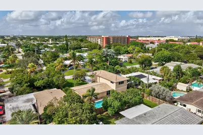 1300 NE 26th Avenue NE, Pompano Beach, FL 33062 - Photo 8