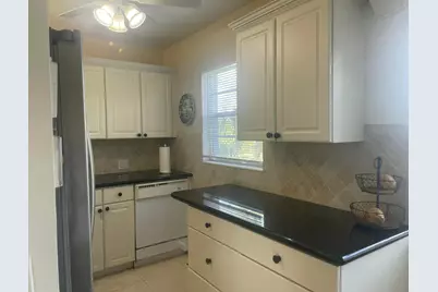 243 Suffolk F 243, Boca Raton, FL 33434 - Photo 4