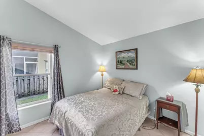 115 Saratoga Boulevard E, West Palm Beach, FL 33411 - Photo 12