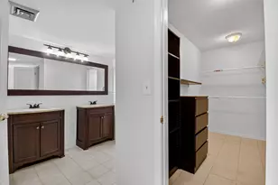 2000 Presidential Way, West Palm Beach, FL 33401 - Photo 20