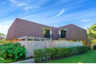 156 Santa Barbara Way, Palm Beach Gardens, FL 33410 - Photo 2