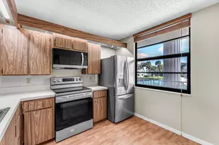 3540 Whitehall Dr, West Palm Beach, FL 33401 - Photo 4