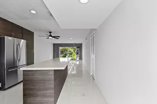 809 W Oakland Park Blvd, Oakland Park, FL 33311 - Photo 2