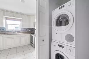 1205 S Lakes End Dr, Fort Pierce, FL 34982 - Photo 8