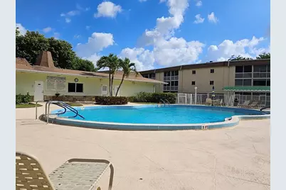 300 Village Green Circle S #408, Palm Springs, FL 33461 - Photo 18