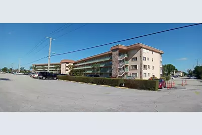 300 Village Green Circle S #408, Palm Springs, FL 33461 - Photo 2