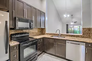 427 Cottonwood Pl, Boca Raton, FL 33431 - Photo 6