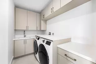 498 NE 6th St, Boca Raton, FL 33432 - Photo 38