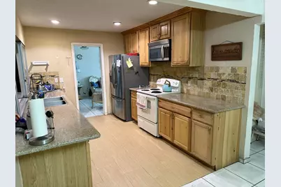 2360 NW 37th Terrace, Lauderdale Lakes, FL 33311 - Photo 8