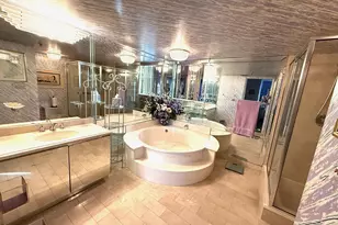 7564 Regency Lake Dr, Boca Raton, FL 33433 - Photo 22