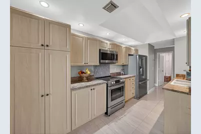 7472 La Paz Boulevard #109, Boca Raton, FL 33433 - Photo 10