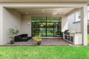 8330 Essex Country Clb Dr, Boca Raton, FL 33434 - Photo 14