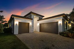 8330 Essex Country Clb Dr, Boca Raton, FL 33434 - Photo 2