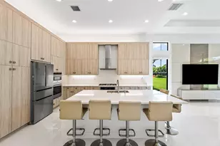 8330 Essex Country Clb Dr, Boca Raton, FL 33434 - Photo 8