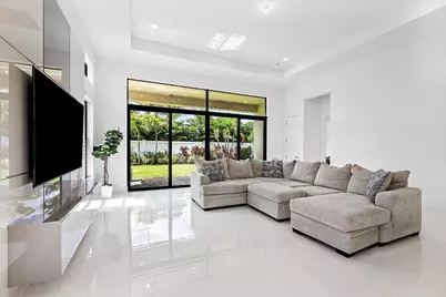 8330 Essex Country Club Drive, Boca Raton, FL 33434 - Photo 28