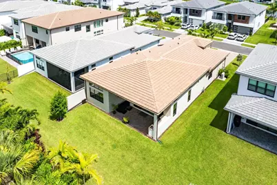 8330 Essex Country Club Drive, Boca Raton, FL 33434 - Photo 16