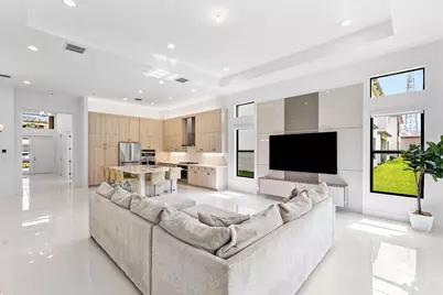 8330 Essex Country Club Drive, Boca Raton, FL 33434 - Photo 10