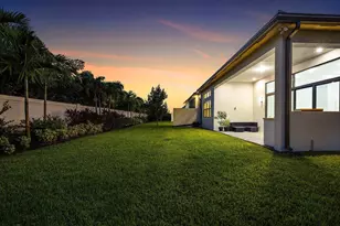 8330 Essex Country Clb Dr, Boca Raton, FL 33434 - Photo 48