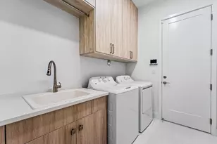 8330 Essex Country Clb Dr, Boca Raton, FL 33434 - Photo 30