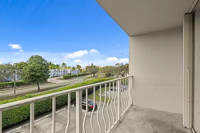 500 Executive Center Drive #3e, West Palm Beach, FL 33401 - Photo 2