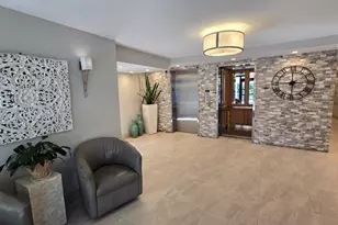 575 Oaks Ln, Pompano Beach, FL 33069 - Photo 2