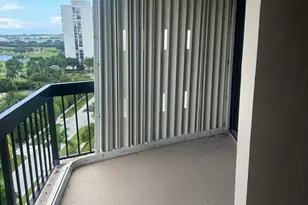 2425 Presidential Way, West Palm Beach, FL 33401 - Photo 12