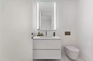 300 Biscayne Blvd Way, Miami, FL 33131 - Photo 10