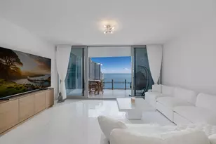 300 Biscayne Blvd Way, Miami, FL 33131 - Photo 2