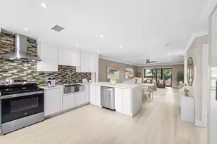 18 Stratford Dr E, Boynton Beach, FL 33436 - Photo 1