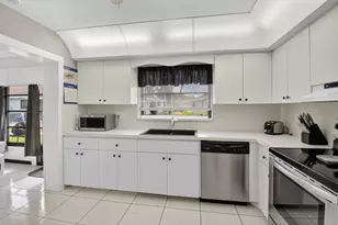 9800 Tabebuia Tree Dr, Boynton Beach, FL 33436 - Photo 22