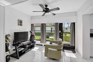 9800 Tabebuia Tree Dr, Boynton Beach, FL 33436 - Photo 16