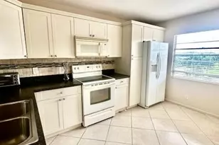 4001 Hythe A, Boca Raton, FL 33434 - Photo 2