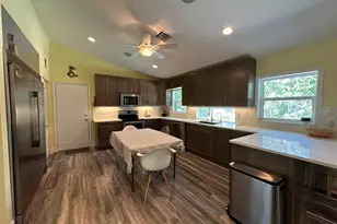 2415 Laurel Ln, Palm Beach Gardens, FL 33410 - Photo 10