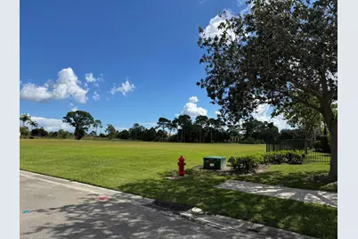 121 SE San Priverno, Port Saint Lucie, FL 34984 - Photo 4
