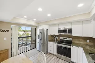 9430 Meadowood Dr, Fort Pierce, FL 34951 - Photo 4