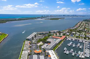 29 Yacht Club Dr, North Palm Beach, FL 33408 - Photo 44