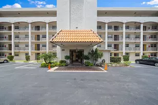 29 Yacht Club Dr, North Palm Beach, FL 33408 - Photo 4